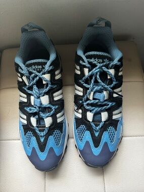 Adidas Adventure chunky sneaker